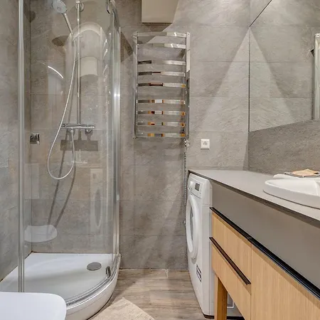 City Center Apartment *